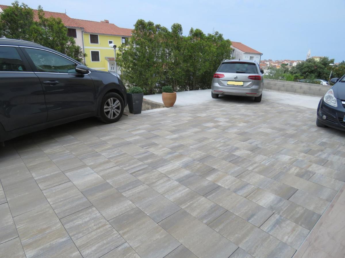 ורסאר Apartments Villa Urbajs מראה חיצוני תמונה