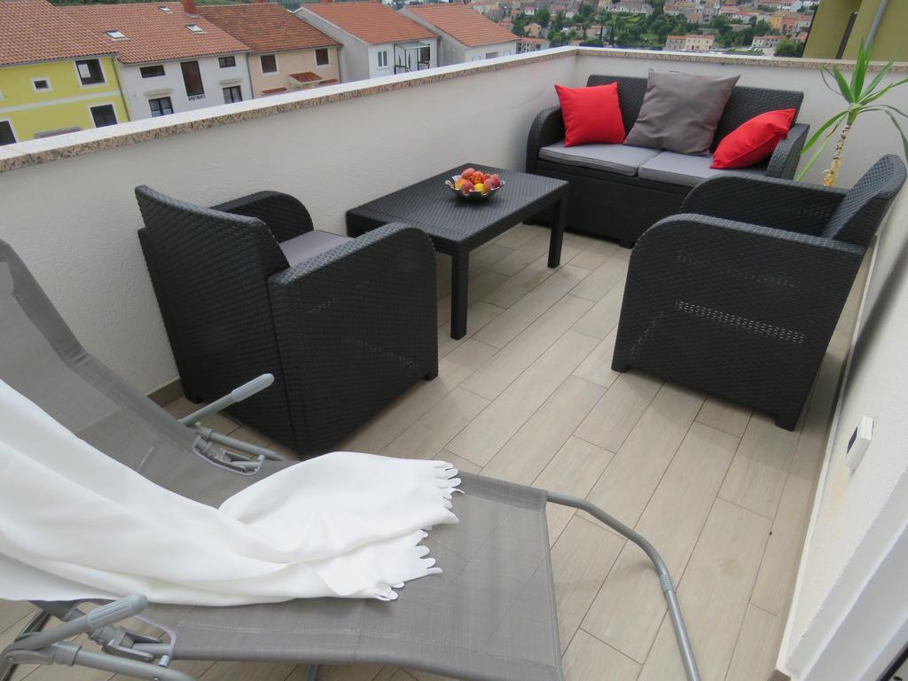 ורסאר Apartments Villa Urbajs מראה חיצוני תמונה