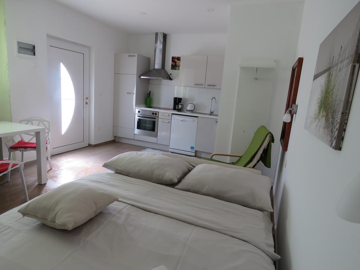 ורסאר Apartments Villa Urbajs מראה חיצוני תמונה