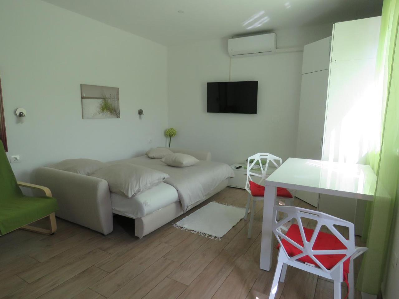 ורסאר Apartments Villa Urbajs מראה חיצוני תמונה