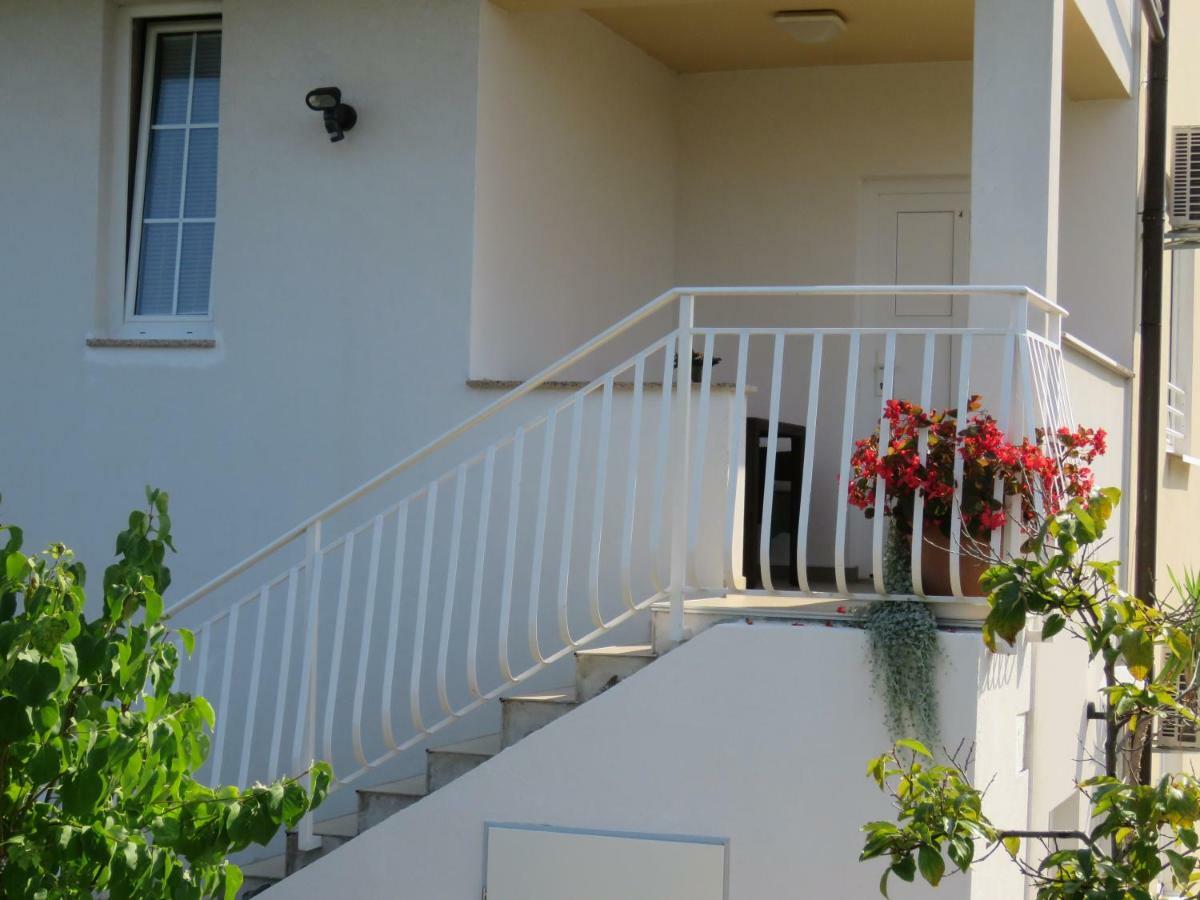 ורסאר Apartments Villa Urbajs מראה חיצוני תמונה